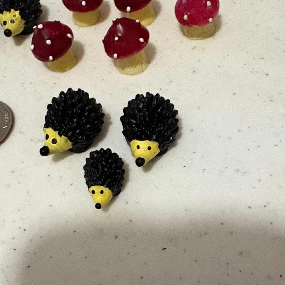 🪴🍄🦔NEW Cottagecore Hedgehog Mushroom Miniatures Figurines Fairy Garden Decor - Picture 5 of 6